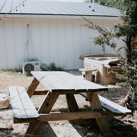 Villa Hummingbird Haus - Hill Country Views On 20 Acres With Firepit Spring Branch Esterno foto