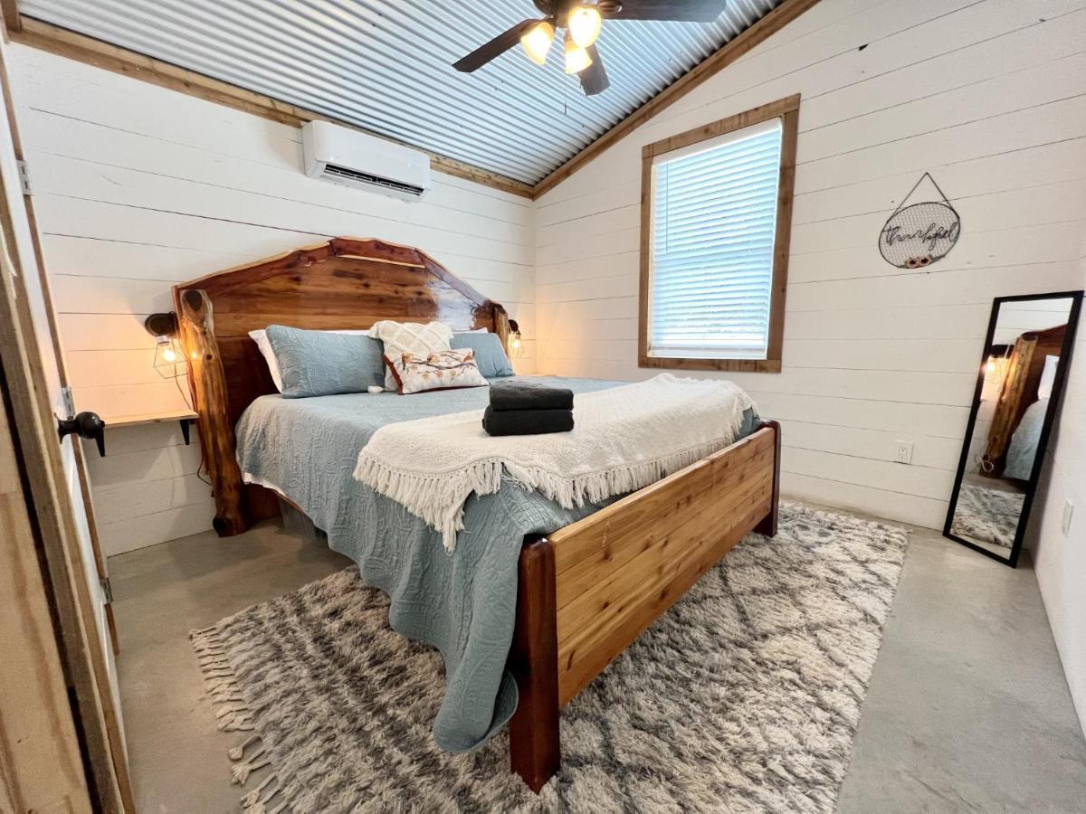 Villa Hummingbird Haus - Hill Country Views On 20 Acres With Firepit Spring Branch Esterno foto