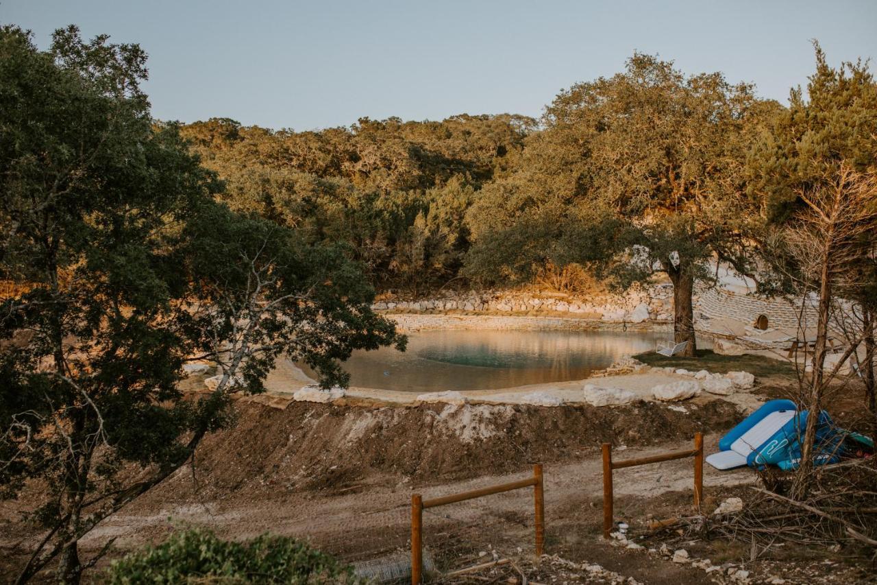 Villa Hummingbird Haus - Hill Country Views On 20 Acres With Firepit Spring Branch Esterno foto